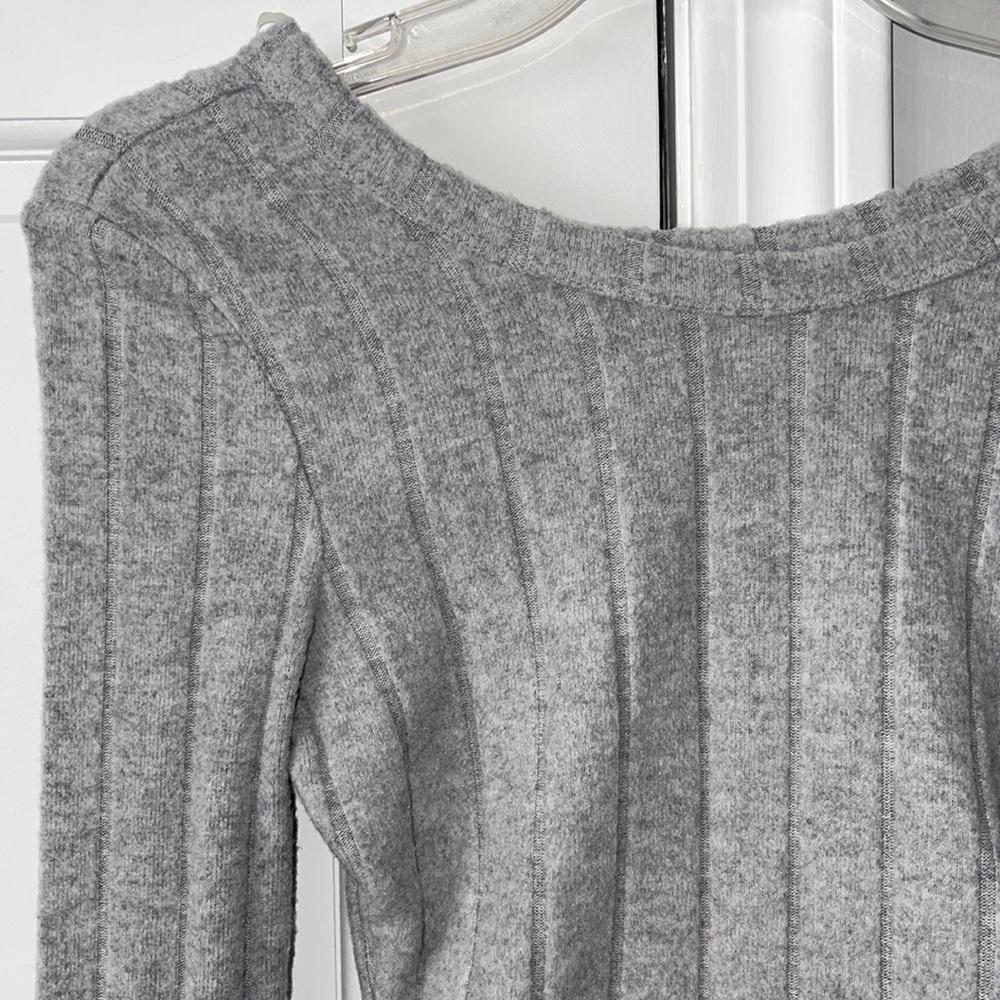 Off shoulder grey crop sweater